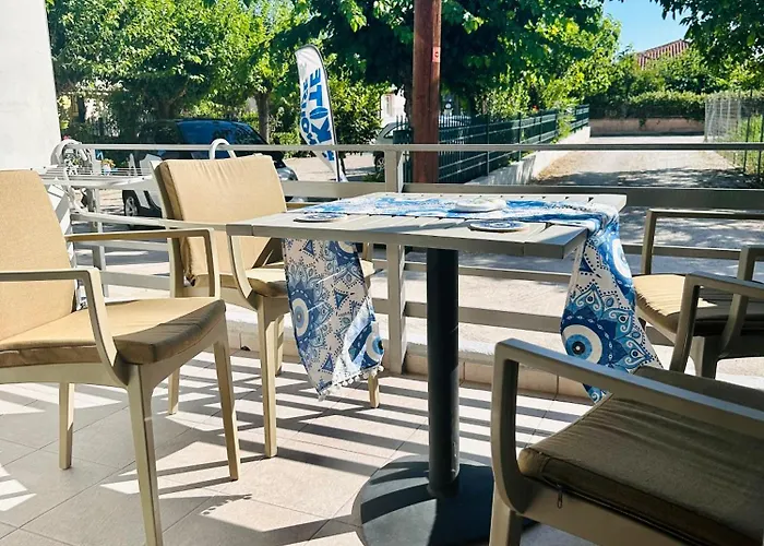 The Kitehouse * Ελαιώνας